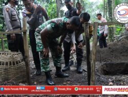 Geger! Sedang Menggali Tanah, Warga Nglegok Temukan 6 Buah Granat