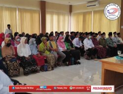 Bupati Blitar Salurkan Bantuan Baznas di Kecamatan Nglegok