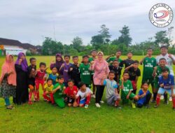 Bertemu Atlet Sepak Bola di Sutojayan, Ini Pesan Bupati Blitar