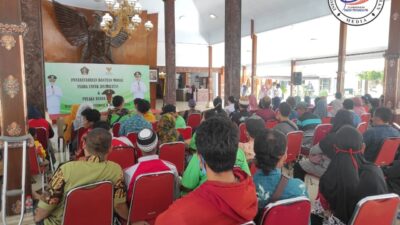 Support Warga, Bupati Blitar Salurkan Bantuan Modal Usaha Bagi Disabilitas dan Pelaku Usaha