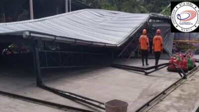 Diterpa Angin Kencang, Atap Wahana Bom Bom Car Wisata Istana Sakura Blitar Ambruk
