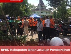 BPBD Kabupaten Blitar Lakukan Pembersihan Rumah Warga Terdampak Ledakan di Blitar
