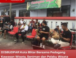 Disbudpar Kota Blitar Bersama Pedagang Kawasan Wisata, Seniman dan Pelaku Wisata Kota Blitar Bagikan 650 Takjil
