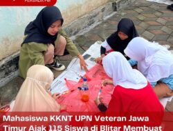 Mahasiswa KKNT UPN Veteran Jawa Timur Ajak 115 Siswa di Blitar Membuat Tie-Dye