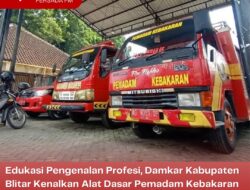 Edukasi Pengenalan Profesi, Damkar Kabupaten Blitar Kenalkan Alat Dasar Pemadam Kebakaran dan Penanganan Hewan Liar
