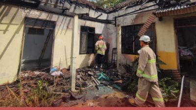 Diduga Karena Korsleting Listrik, Rumah Milik Warga Di Kecamatan Wlingi Terbakar