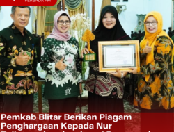 Pemkab Blitar Berikan Piagam Penghargaan Kepada Nur Tajiaturrohmah sebagai Penggerak Masyarakat Peduli Lingkungan