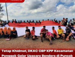 Tetap Khidmat, DKAC CBP KPP Kecamatan Ponggok Gelar Upacara Bendera di Puncak Gunung Pegat