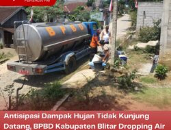 Antisipasi Dampak Hujan Tidak Kunjung Datang, BPBD Kabupaten Blitar Dropping Air Bersih dengan Kapasitas 6000 Liter