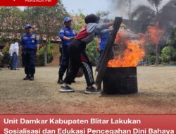 Unit Damkar Kabupaten Blitar Lakukan Sosialisasi dan Edukasi Pencegahan Dini Bahaya Kebakaran di SMKN 1 Nglegok