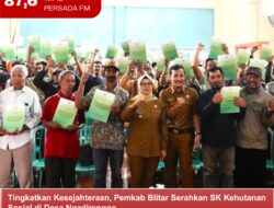 Tingkatkan Kesejahteraan, Pemkab Blitar Serahkan SK Kehutanan Sosial di Desa Ngadirenggo
