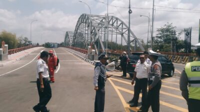 Jembatan Trisula Kademangan Kembali Dibuka, Kendaraan Umum Sudah Bisa Melintas