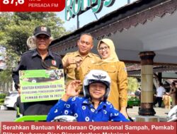 Serahkan Bantuan Kendaraan Operasional Pengangkut Sampah, Pemkab Blitar Berharap Bisa Dimanfaatkan Maksimal