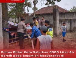 Polres Blitar Kota Salurkan 6000 Liter Air Bersih pada Sejumlah Masyarakat di Wilayah Hukumnya