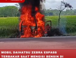 MOBIL DAIHATSU ZEBRA ESPASS TERBAKAR SAAT MENGISI BENSIN DI KECAMATAN TALUN