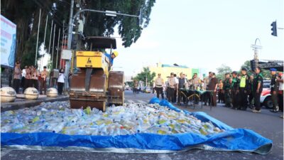 Hasil Operasi, Polres Blitar Kota Musnahkan 1.973 Botol Miras Berbagai Merk