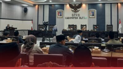 DPRD KABUPATEN BLITAR GELAR RAPAT PARIPURNA DENGAN AGENDA PENYAMPAIAN PANDANGAN UMUM FRAKSI