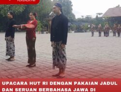 UPACARA HUT RI DENGAN PAKAIAN JADUL DAN SERUAN BERBAHASA JAWA DI KABUPATEN BLITAR TERASA LEBIH HIDMAT