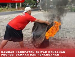 DAMKAR KABUPATEN BLITAR KENALKAN PROFESI DAMKAR DAN PENANGANAN KEBOCORAN TABUNG GAS DI ANGKRINGAN