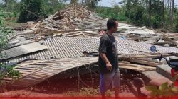 ANGIN PUTING BELIUNG SAPU 20 RUMAH WARGA DI KECAMATAN PONGGOK KABUPATEN BLITAR