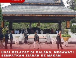 USAI MELAYAT DI MALANG, MEGAWATI SEMPATKAN ZIARAH KE MAKAM AYAHANDANYA DI KOTA BLITAR