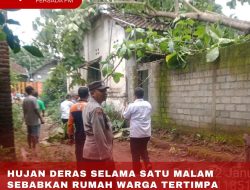 HUJAN DERAS SELAMA SATU MALAM SEBABKAN RUMAH WARGA TERTIMPA POHON JATI