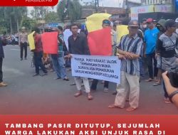TAMBANG PASIR DITUTUP, SEJUMLAH WARGA LAKUKAN AKSI UNJUK RASA DI MAPOLRES BLITAR KOTA