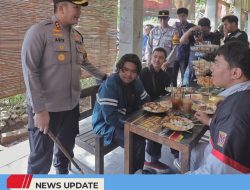 KAPOLRES BLITAR TURUN LANGSUNG PANTAU ARUS MUDIK, PASTIKAN PERJALANAN AMAN