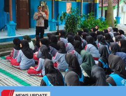 PENTINGNYA EDUKASI TERHADAP REMAJA, POLRES BLITAR BERIKAN SOSIALISASI DI SMPN 3 GARUM PENTINGNYA EDUKASI TERHADAP REMAJA, POLRES BLITAR BERIKAN SOSIALISASI DI SMPN 3 GARUM