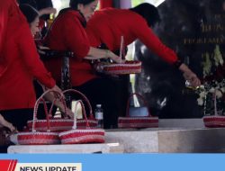MEGAWATI SOEKARNO PUTRI BERZIARAH KE MAKAM SANG AYAH DI KOTA BLITAR TEPAT DIHARI KELAHIRANNYA