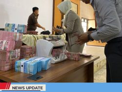 KANTOR KEJAKSAAN NEGERI KABUPATEN BLITAR TERIMA UANG TITIPAN PENGGANTI KERUGIAN NEGARA DARI KUASA HUKUM MM