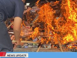 BEA CUKAI BLITAR MUSNAHKAN JUTAAN ROKOK ILEGAL, MINUMAN BERALKOHOL SERTA RATUSAN LEMBAR UANG PALSU