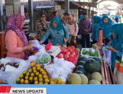 TP PKK KABUPATEN BLITAR DAN TP PKK KECAMATAN SRENGAT HIDUPKAN EKONOMI RAKYAT, LEWAT GERAKAN SAMBANG PASAR TRADISIONAL