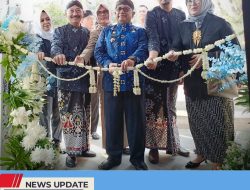 BUPATI BLITAR RESMIKAN KANTOR KAS BPR PENATARAN DI WLINGI DAN LUNCURKAN APLIKASI DIGITAL PASKU