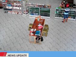PENIPUAN DI SEBUAH TOKO TEREKAM CCTV, MODUS PELAKU HENDAK MELAKUKAN PERBAIKAN