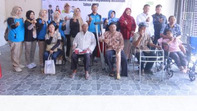 DINAS SOSIAL JAWA TIMUR SALURKAN ALAT BANTU DISABILITAS UNTUK 13 WARGA KOTA BLITAR