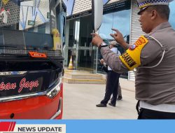 OPERASI ZEBRA 2025 SERTA JELANG LIBUR NATARU, BUS YANG MELINTAS DI TERMINAL TIPE A PATRIA KOTA BLITAR DILAKUKAN UJI KELAYAKAN JALAN