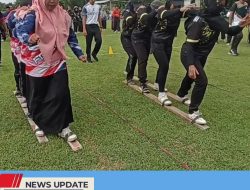 MENENGOK KESERUAN LOMBA TRADISIONAL BALAP TEROMPAH KAYU OLEH PARA GURU DI KABUPATEN BLITAR