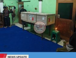 JENAZAH SRI WAHYUNI, PMI KORBAN KEBAKARAN DI HONGKONG TIBA DI BLITAR