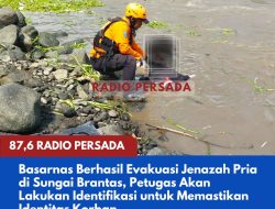 Basarnas Berhasil Evakuasi Jenazah Pria di Sungai Brantas, Petugas Akan Lakukan Identifikasi untuk Memastikan Identitas Korban
