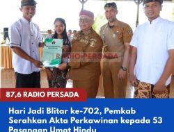 Hari Jadi Blitar ke-702, Pemkab Serahkan Akta Perkawinan kepada 53 Pasangan Umat Hindu