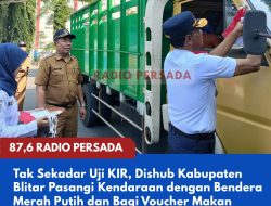 Tak Sekadar Uji KIR, Dishub Kabupaten Blitar Pasangi Kendaraan dengan Bendera Merah Putih dan Bagi Voucher Makan