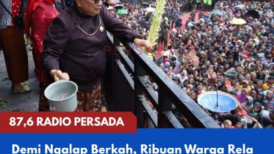 Demi Ngalap Berkah, Ribuan Warga Rela Berdesakan Berebut Air Bekas Jamasan Gong Kyai Pradah