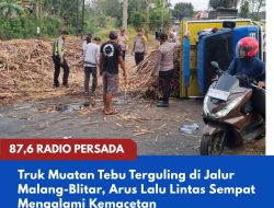 Truk Muatan Tebu Terguling di Jalur Malang-Blitar, Arus Lalu Lintas Sempat Mengalami Kemacetan