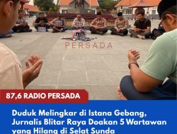Duduk Melingkar di Istana Gebang, Jurnalis Blitar Raya Doakan 5 Wartawan yang Hilang di Selat Sunda