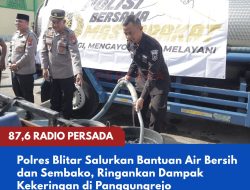 Polres Blitar Salurkan Bantuan Air Bersih dan Sembako, Ringankan Dampak Kekeringan di Panggungrejo